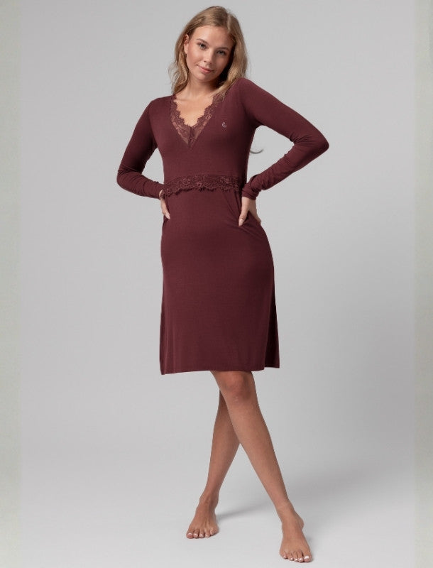 Pyjamas und Schlafshirts