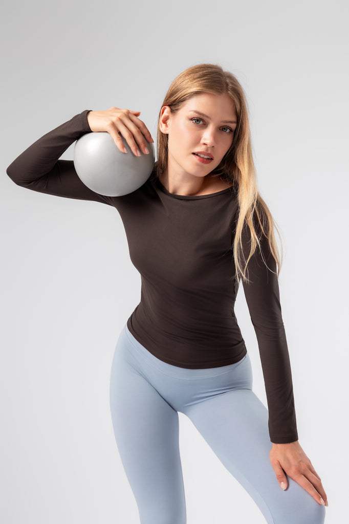 lelosi yoga-t-shirt aerial 0